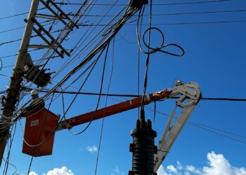 Coelba retira 4,38 toneladas de cabos de internet ilegais em municípios da Bahia, incluindo Mucugê