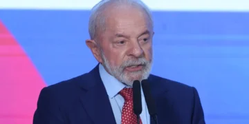 Lula e Trump conversam por videoconferência; presidente brasileiro pede retirada de sobretaxa de 50% sobre produtos nacionais