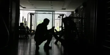 Incêndio em subestação provoca apagão na madrugada em todas as regiões