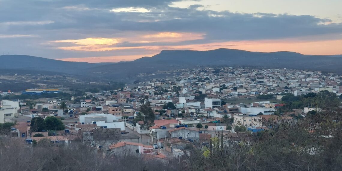 Após denúncia de irregularidades, Prefeitura de Seabra suspende licitação para serviços de limpeza