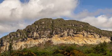 Sol no interior e chuvas no litoral; confira a previsão do tempo para o fim de semana
