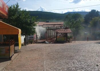 Caminhão invade imóvel e deixa quatro mortos na zona rural de Palmeiras, entenda o que se sabe até o momento