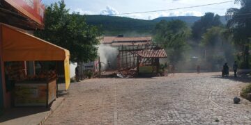 Caminhão invade imóvel e deixa quatro mortos na zona rural de Palmeiras, entenda o que se sabe até o momento