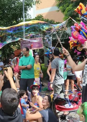 Carnaval: pais não devem postar imagens de crianças, diz pesquisador
