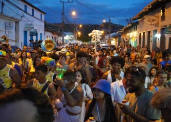 Coletivo Nas Trilhas da Folia faz do Carnaval de Mucugê um movimento cultural de identidade e memória da cidade