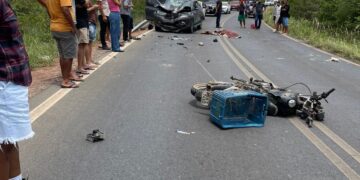 Colisão entre moto e carro deixa vítima fatal em Palmeiras