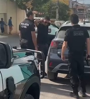 Médico suspeito de abusar sexualmente de pacientes e ex-assistente é preso em Seabra