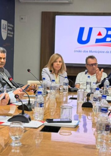 Prefeitos e MP definem limites para cachês do São João 2026 em reunião na UPB