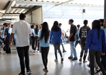 Pé-de-Meia: MEC começa pagar parcelas incentivo-conclusão e Enem