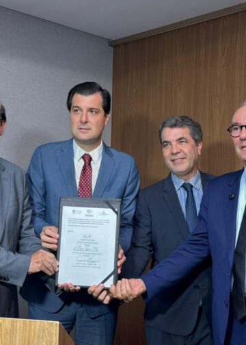 Órgãos de controle e UPB assinam definição de critérios para gastos com São João na Bahia