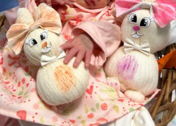 Maternidade realiza ensaio fotográfico de Páscoa para recém-nascidos em Seabra