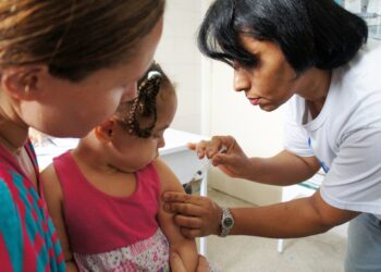 Bahia inicia campanha de vacinação contra influenza com mais de 1,3 milhão de doses