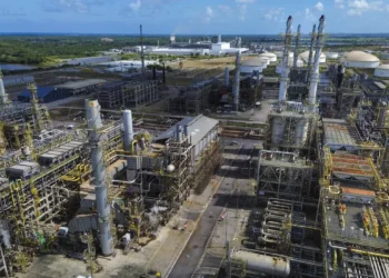 Petrobras reajusta preço do diesel em R$ 0,38 por litro