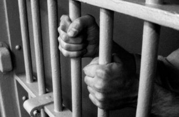 Homem com mandado de prisão é detido em Rio de Contas