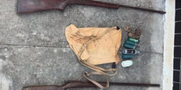 Seabra: pássaros silvestres e armas artesanais são apreendidos na zona rural
