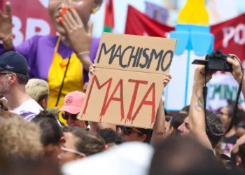 PF abre inquérito sobre vídeos que incitam ódio a mulheres nas redes sociais