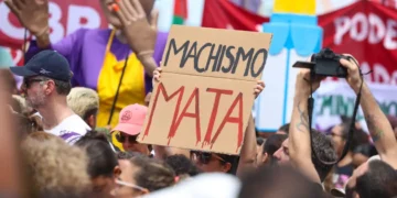 PF abre inquérito sobre vídeos que incitam ódio a mulheres nas redes sociais