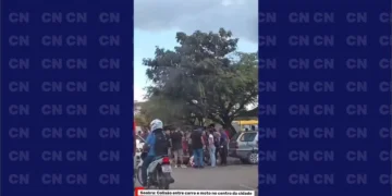 Seabra: colisão entre carro e moto centro da cidade