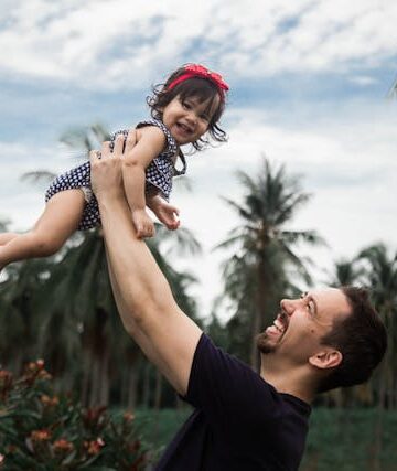 Lei sancionada amplia licença-paternidade para até 20 dias no Brasil