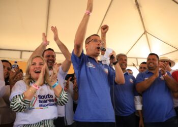 Obras são autorizadas e equipamentos entregues em Iraquara e Souto Soares