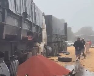 Grave colisão interdita trecho da BR-242 em Seabra por mais de cinco horas