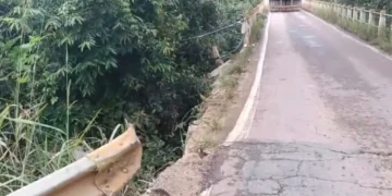 Chapada: veículo cai de ponte após acidente em Andaraí