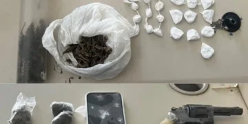 Polícia apreende arma e drogas após perseguição em Barra da Estiva