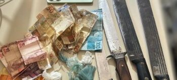 Ação de policiamento no centro de Seabra resulta em apreensão de drogas e armas