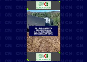 BR-242: Carreta desgovernada cai na ribanceira em Queimada Nova