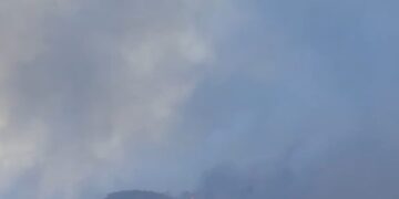 Incêndio na Chapada Diamantina mobiliza brigadistas em combate desde sábado (13)