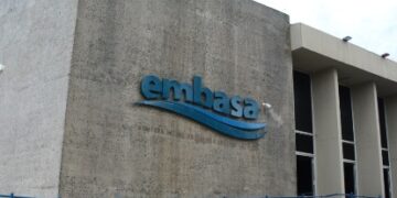 Seabra: Embasa reduz fornecimento de água e pede à população que economize até reforço no abastecimento