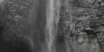 Acidente em trilha na Cachoeira Encantada mobiliza resgate integrado em Itaetê
