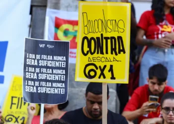 Senado aprova PEC que acaba com a escala 6×1