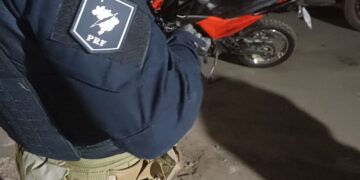 Seabra: PRF recupera três veículos com registro de furto/roubo em fiscalizações
