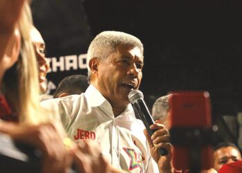 Jerônimo Rodrigues é reeleito governador no primeiro turno na Bahia