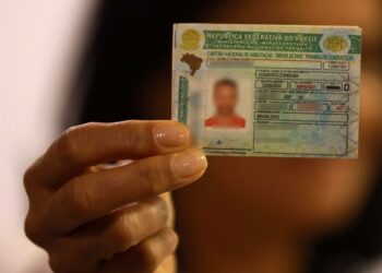 Inscrições abertas para 20 mil vagas da carteira de habilitação gratuita na Bahia pelo programa CNH da Gente