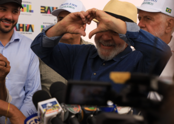 Presidente Lula irá disputar segundo turno com Flávio Bolsonaro